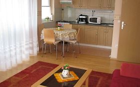 Estella Apartman
